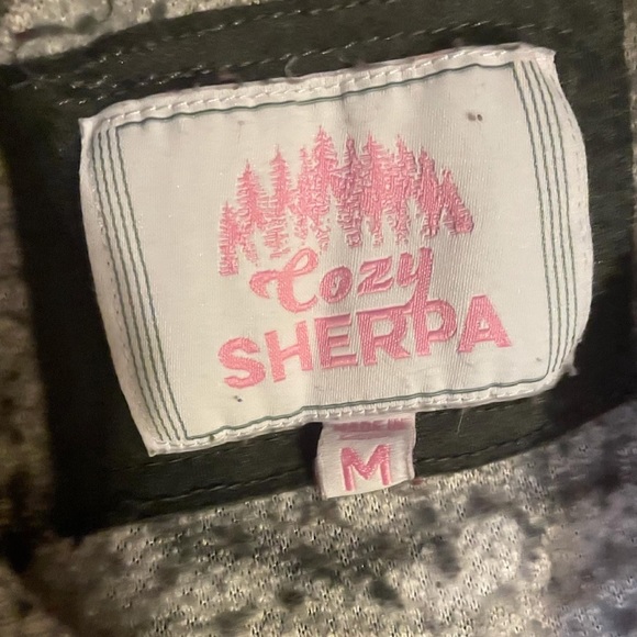woman's cozy sherpa! (camo) - Picture 2 of 3